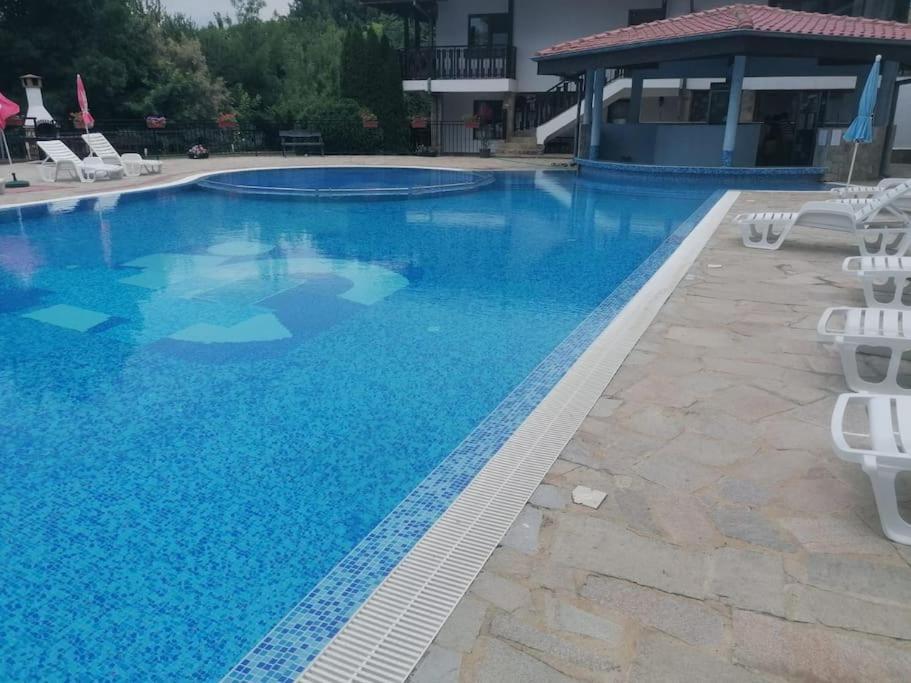 Spacious Fully Furnished Studio In Kavarna Apart Hotel Eksteriør bilde