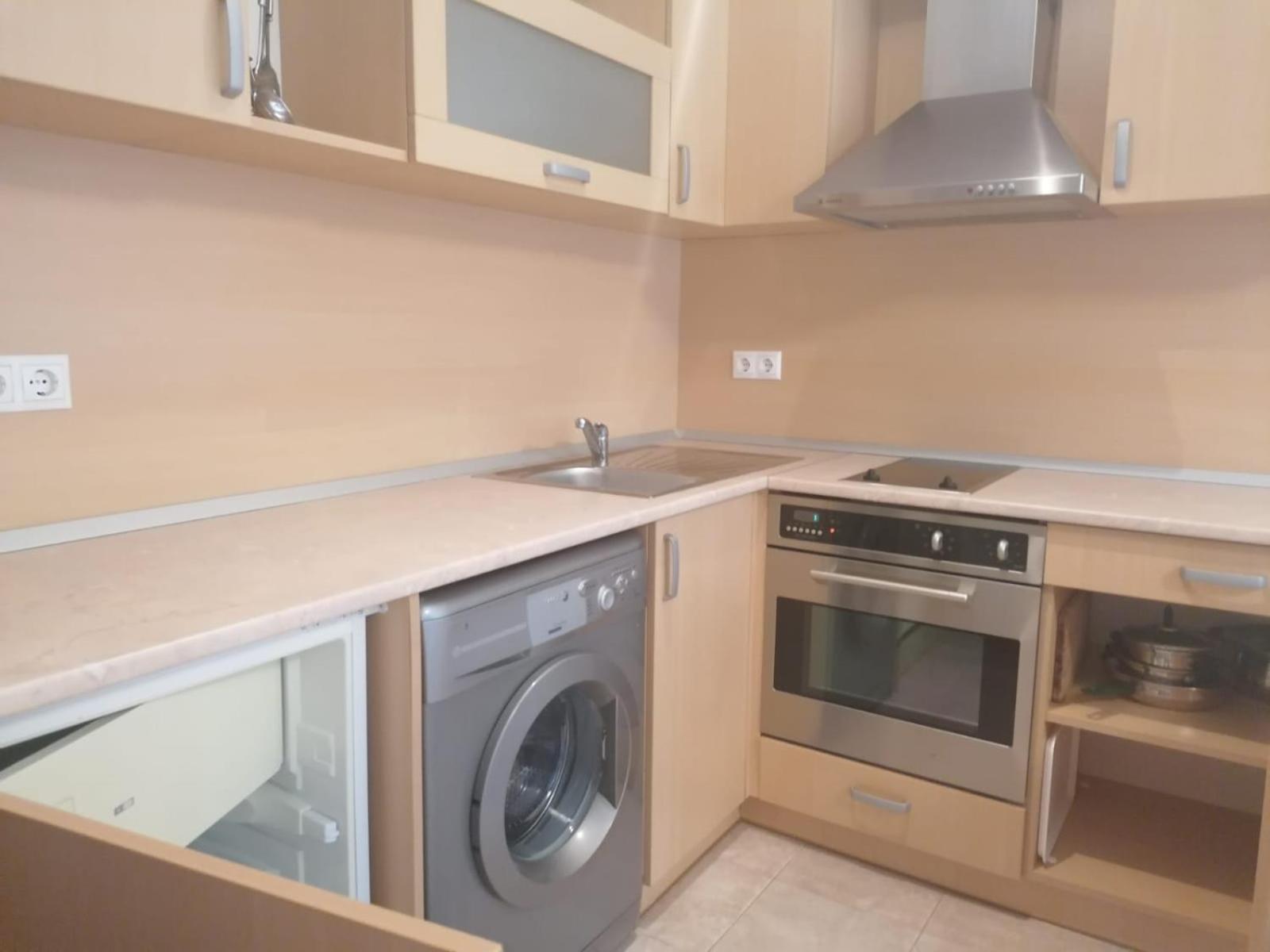 Spacious Fully Furnished Studio In Kavarna Apart Hotel Eksteriør bilde